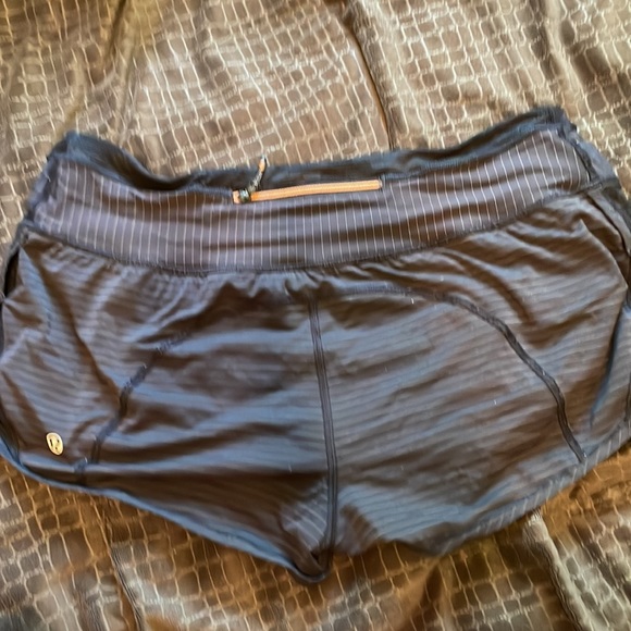 Lululemon Speed Up Short Mid-Rise - Picture 2 of 3